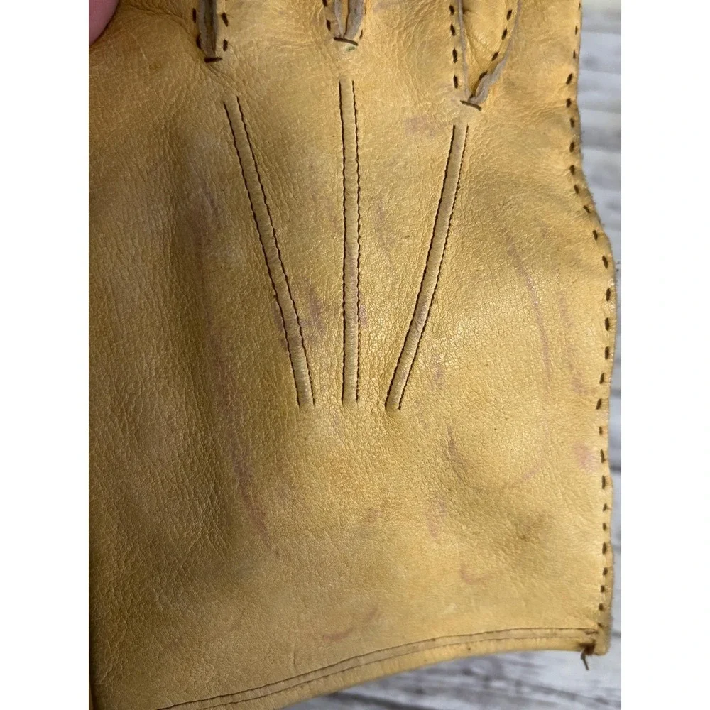 Vintage Women's Yellow Large Buckskin Leather Gloves Driving 50s 60s Aged
